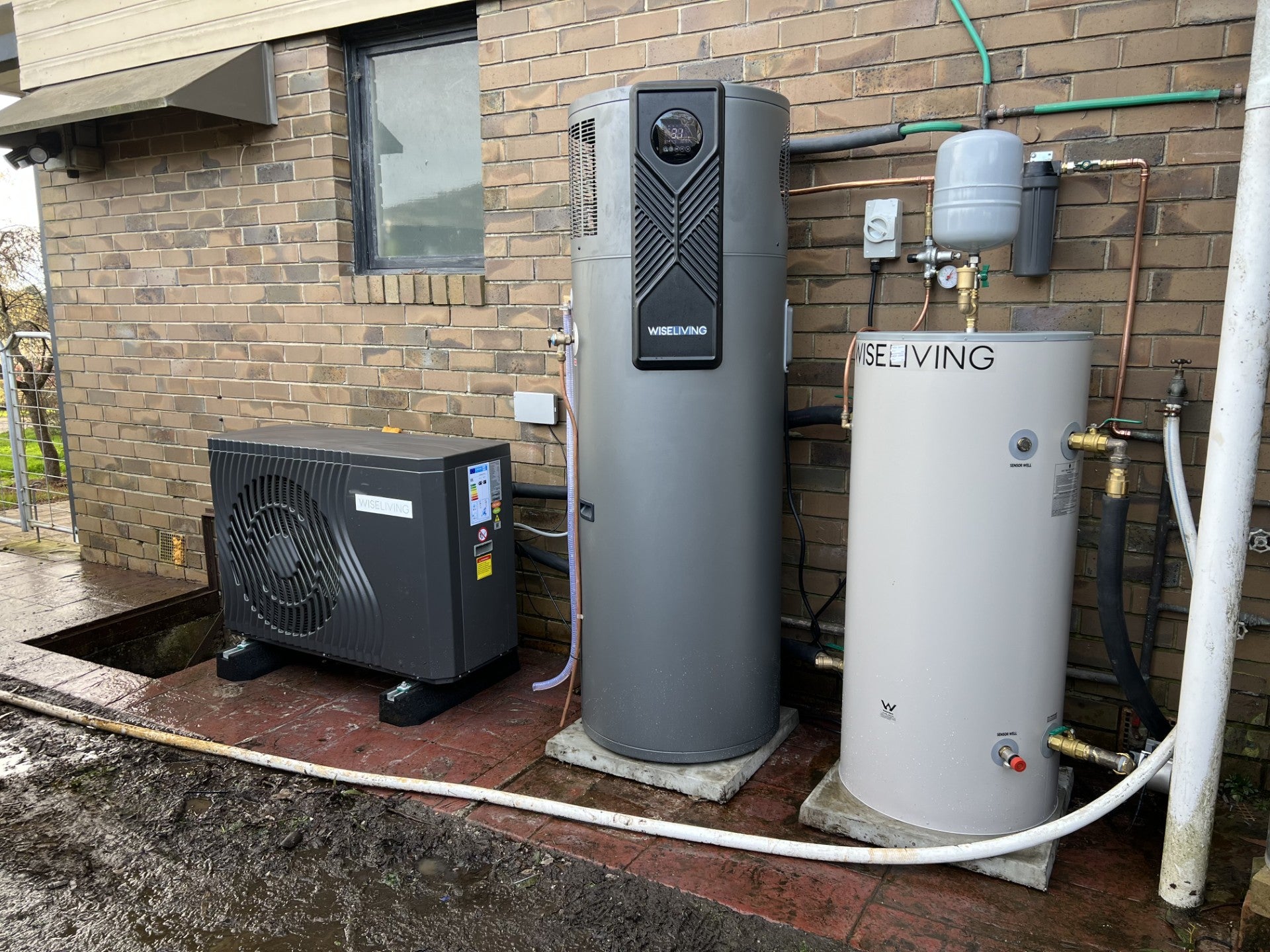 Wiseliving hydronic heating and hot water system set up.